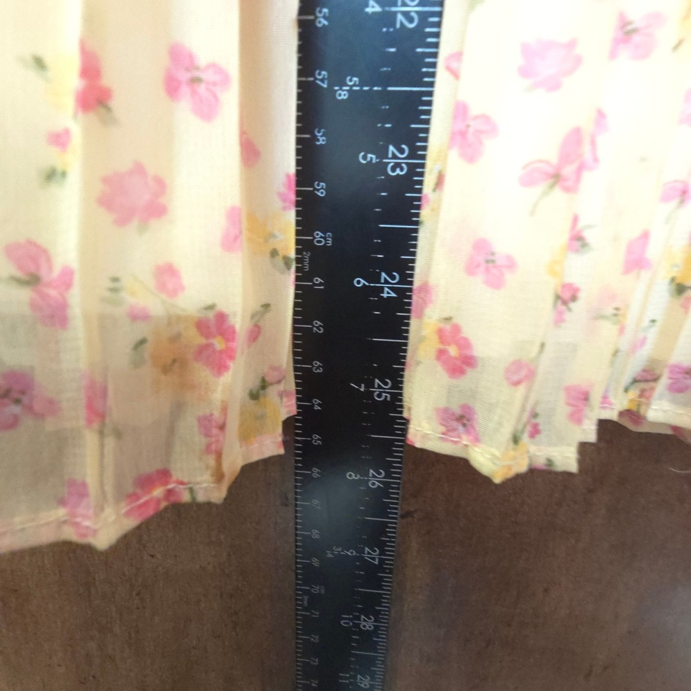 Laura Ashley Girls Yellow Pink Floral Pleated Empire Waist Dress 4T Sleeveless - Picture 6 of 7